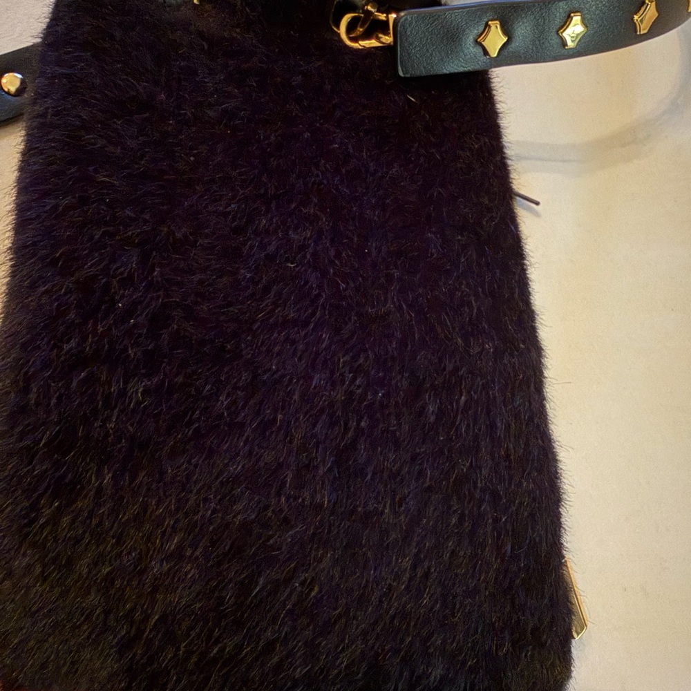 Any Di Múnich iPhone case, furry pouch, crossbody strap - Picture 5 of 8